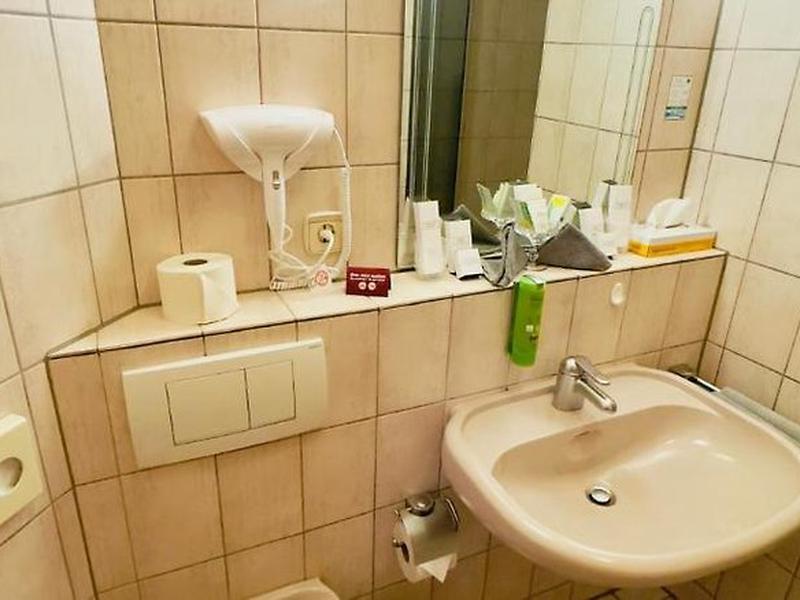 8083F170603483BEDC3D0128AEB31A85