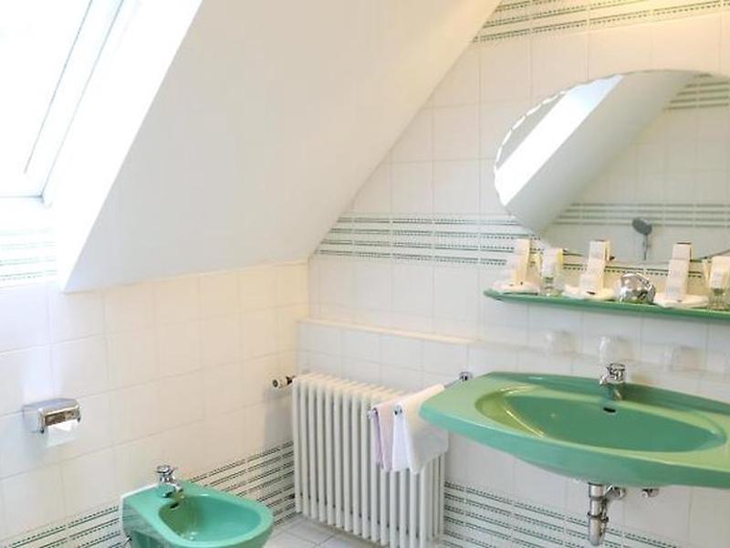 3BA9CBF7659D113D6F1148A40827AB07