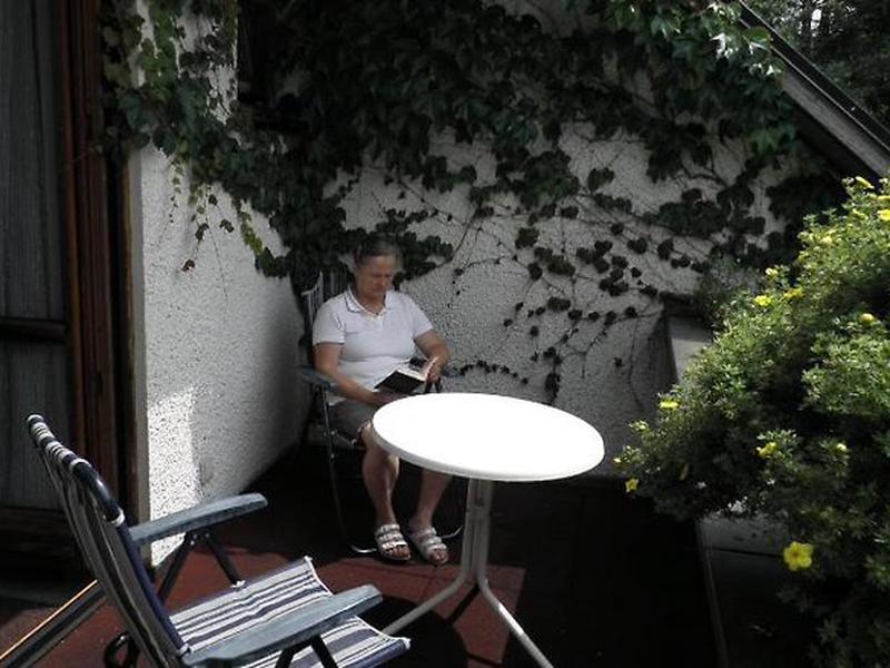 EE2F0AFAC38616E7B1BBB7CF43102EA1