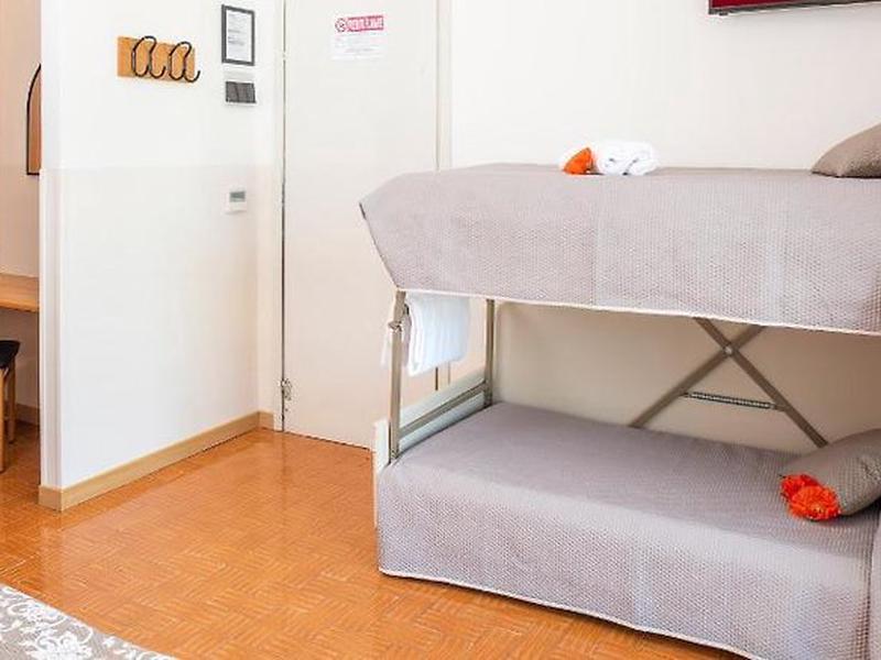 66F4B3E337C780F9223B5DABE85A9C80