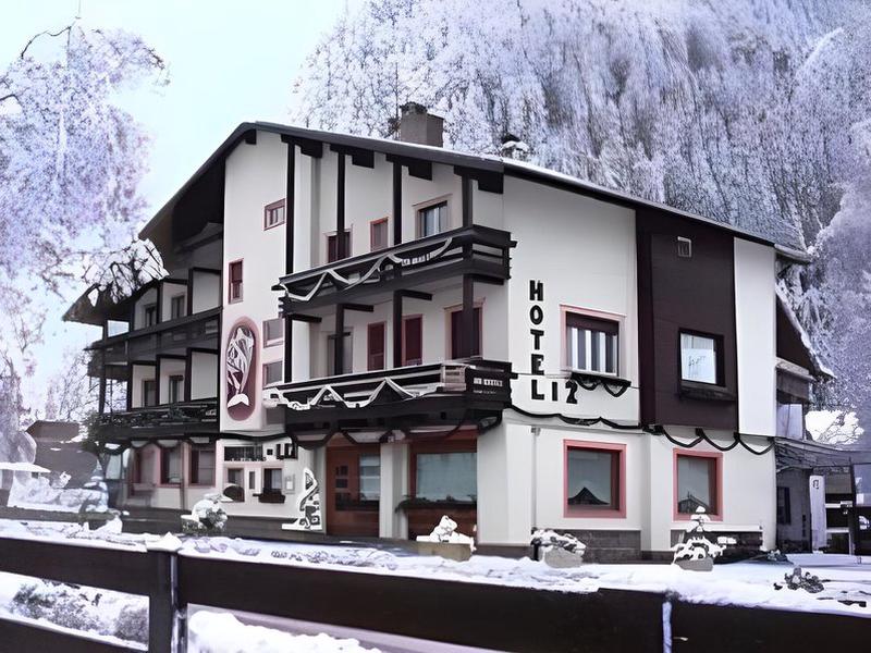 3B5BA2CDA99977AF882503386542E5C6