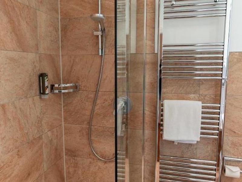 1EB179D69756E86F795DFD852847F851