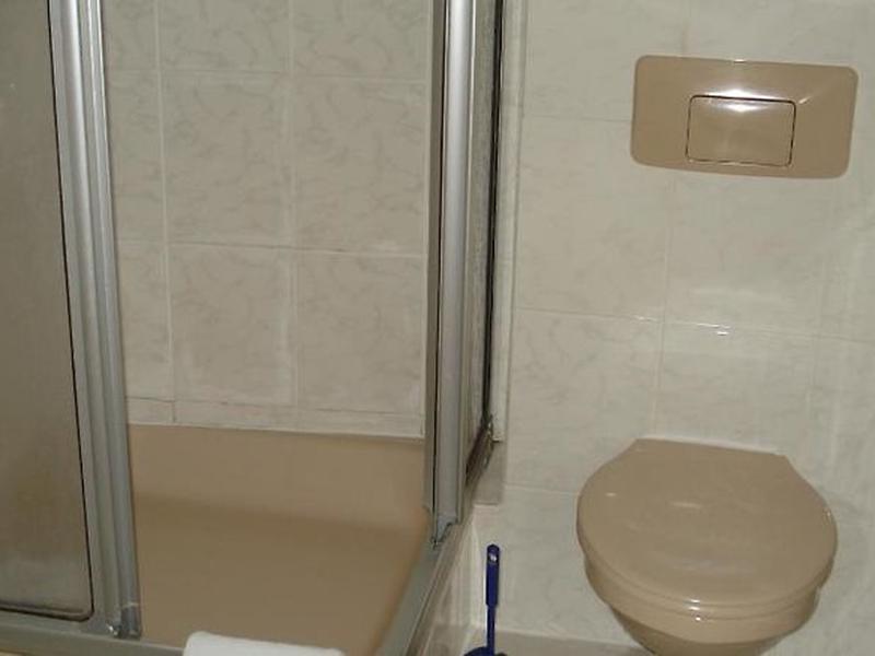 24AC1008C3A975D2F66565C9E7F0210D