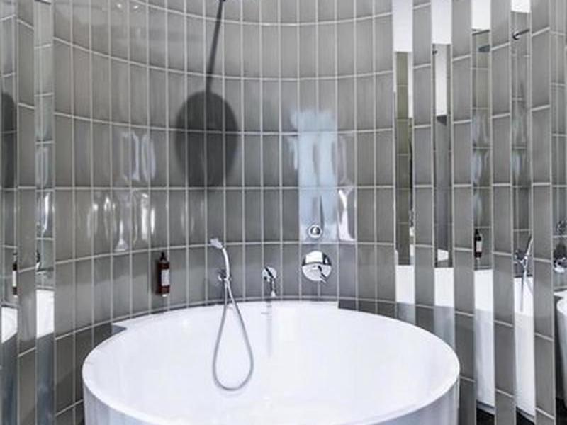 E219256FF4081189D7A09B0FA9222D1A