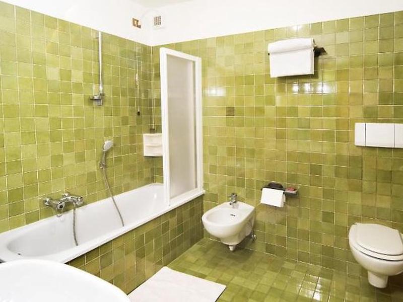 9440D65B30ABC048F15C61076E69A590