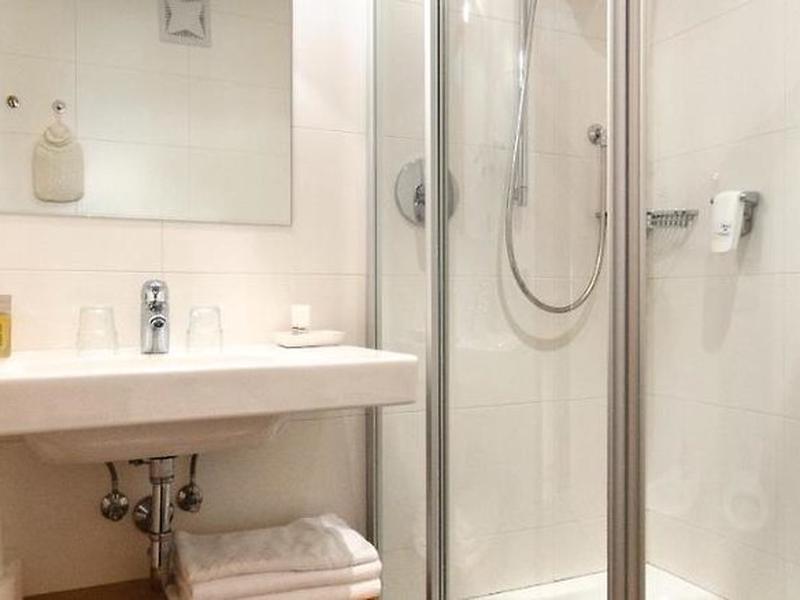 CE981D250699DB449791A49F73703F0E