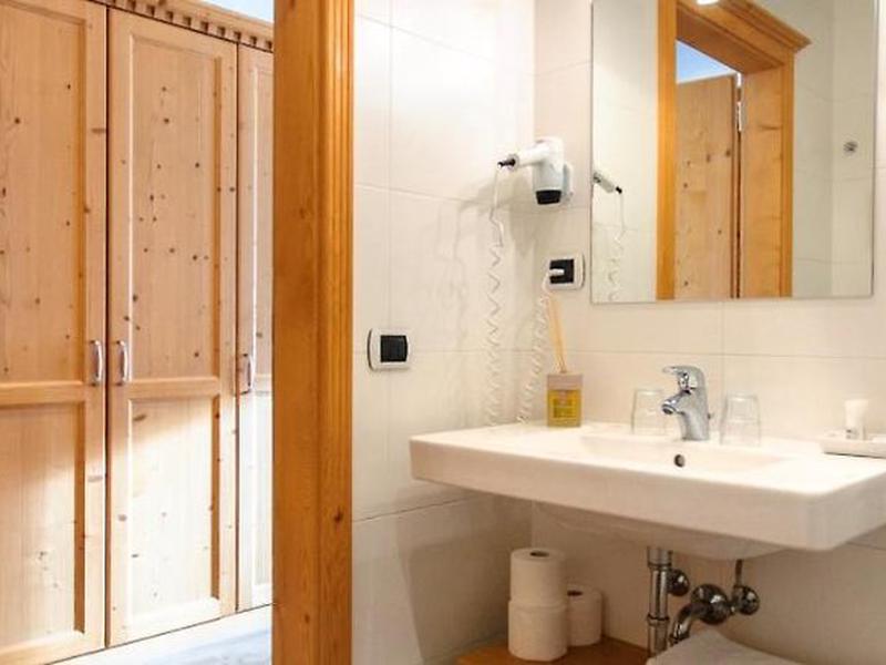 5E223026EC811E5925F288C99A1023CE