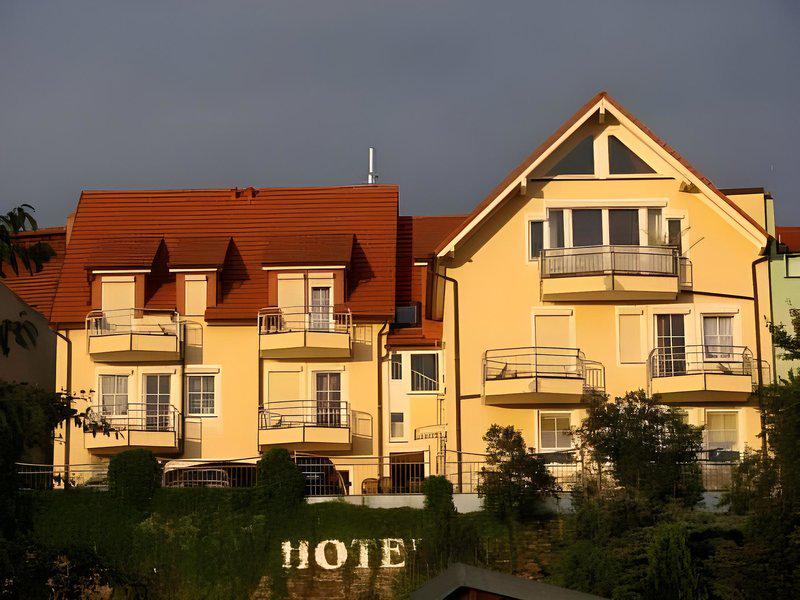 965DABBF7E22DE6A43B8E88ED94C94C5