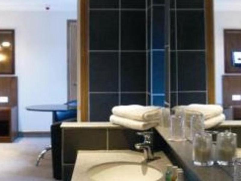 1E2A43D2919C58E387F95F24A3CD0C2A