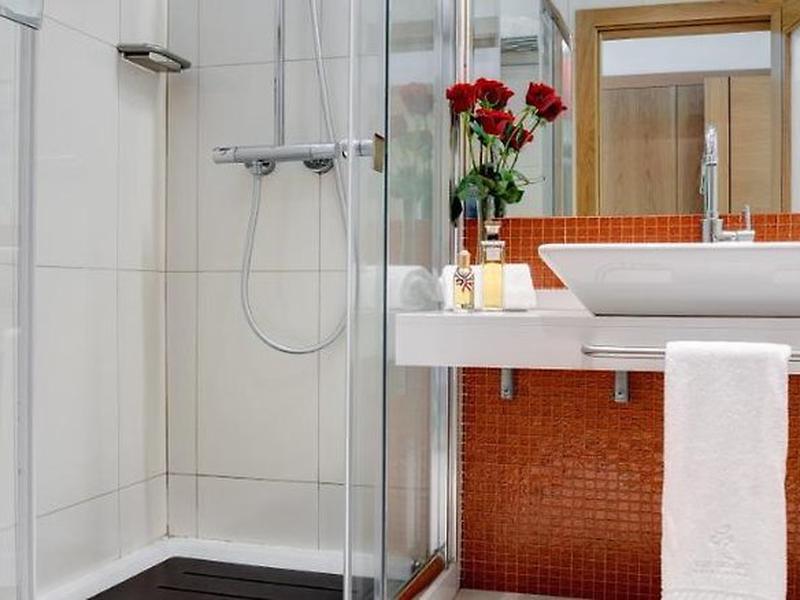 EBC151F37E181C70F9E83049706BD61D