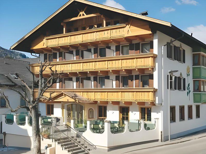 E06C9B89E86B35899A3ACEFAF3356EFB