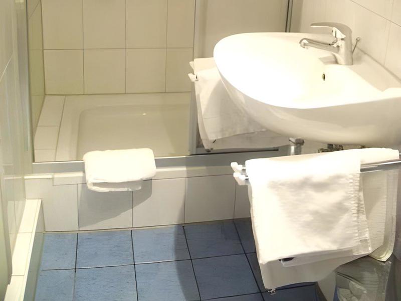 36CF7D59EF0360AB084BDB7BAD8A6344