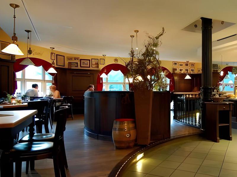 4BDF6EECA1F67F3A95AAA7A150BDAE60