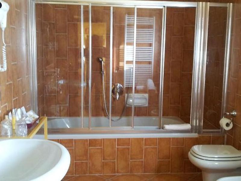 32E5BEAD3144260F45BE9CB6525EFED4