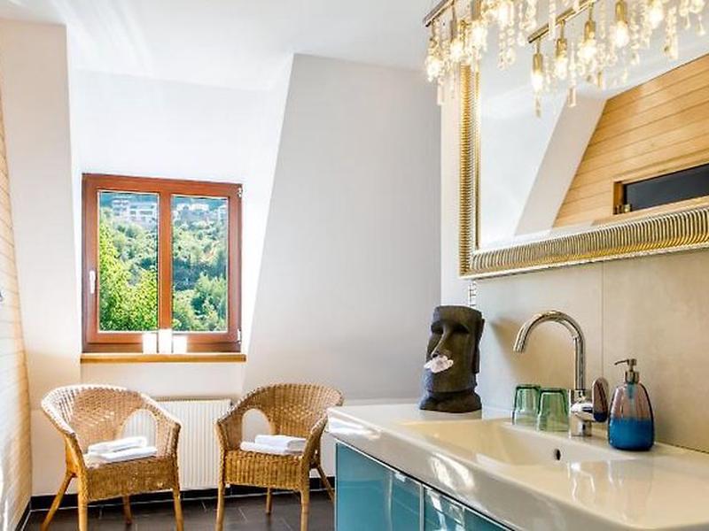 157658D6750F5B39CA4A9B533E7EF009