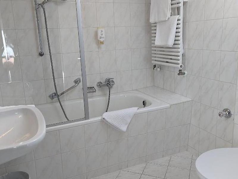 E36D55ED948C267E4EDAC954460D5373