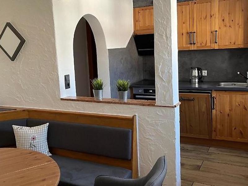 EA2C0831834688D17CADA8D7BF086171