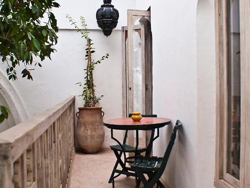 98CC5FA1E538823D722C1330DC19E95C