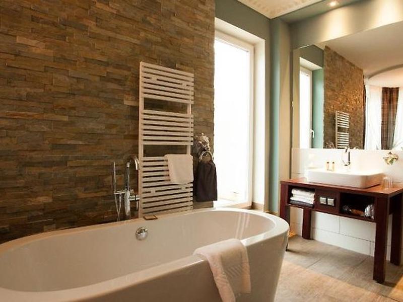 332891DD9A03B6FCB83770944CA78228