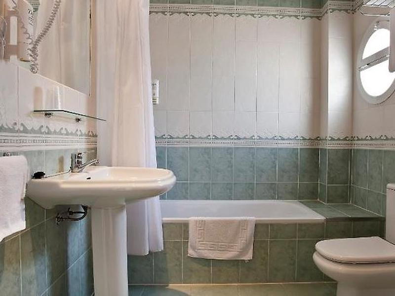 40A95F7DB81A965D8143C3002CE07C28