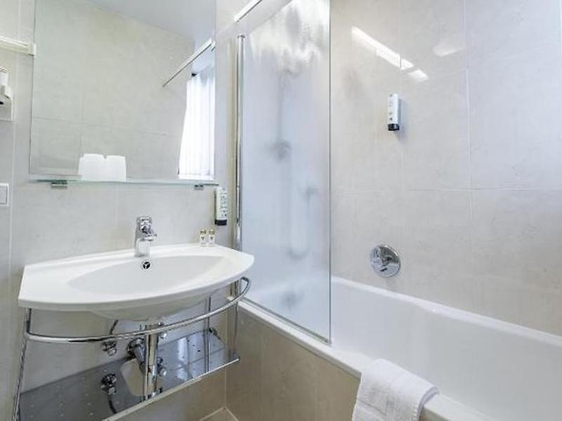 4550BD080C77CF57223815DF26A18B75