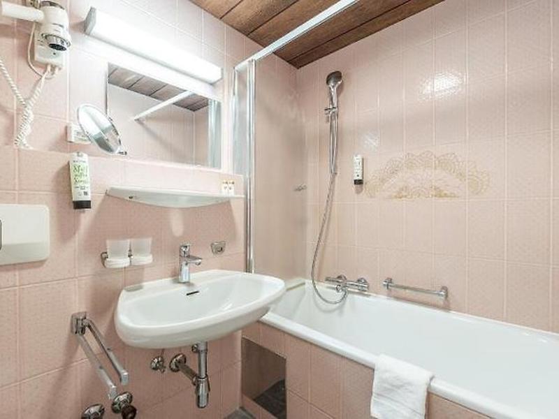 D7D0890DD20B743C8CB4BC4EE5099E3F