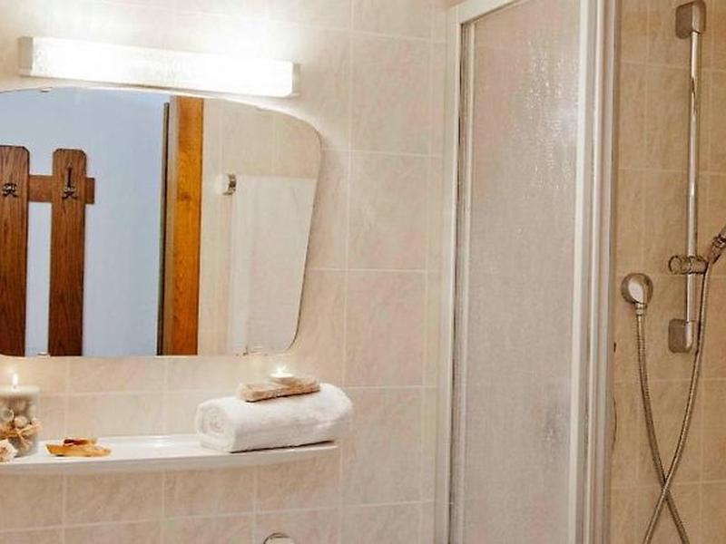 946B9E3148DA42EE7C38C2449BB1872E