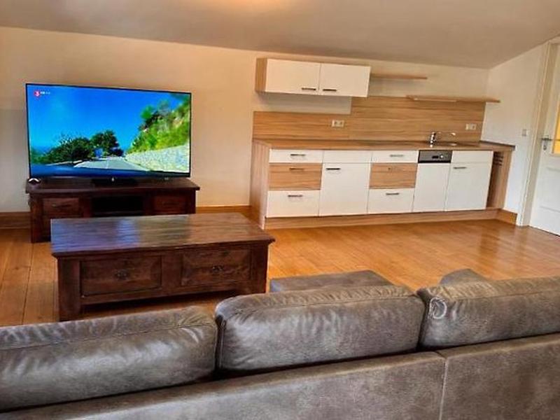 5F43768B7DE7C8665C81E424A0F03E9B