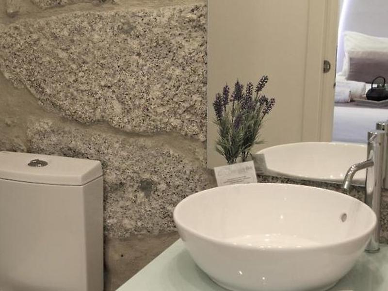 AE5AB3D583A0BF4F923845E94E9E4686