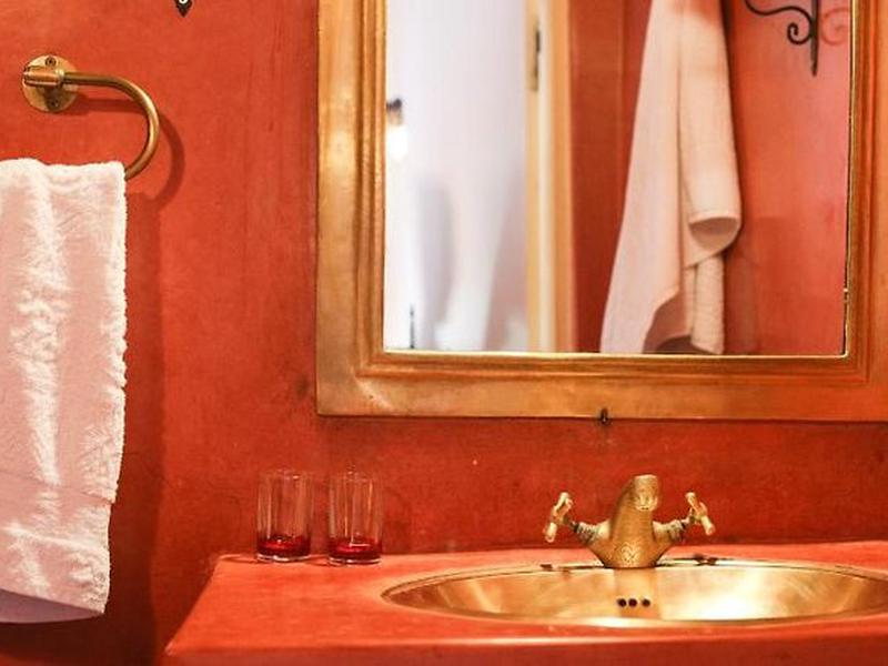 B0D3B198A4C3505D6A1666F1E9340A34