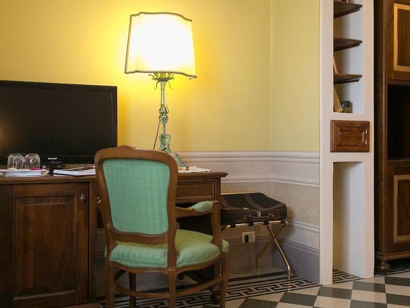 69E8136277E5880B729F53CE901A21A1