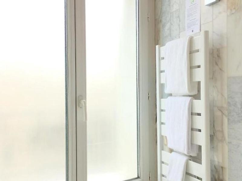 DB61D21285A7E01F9B6F17979AC04FC2