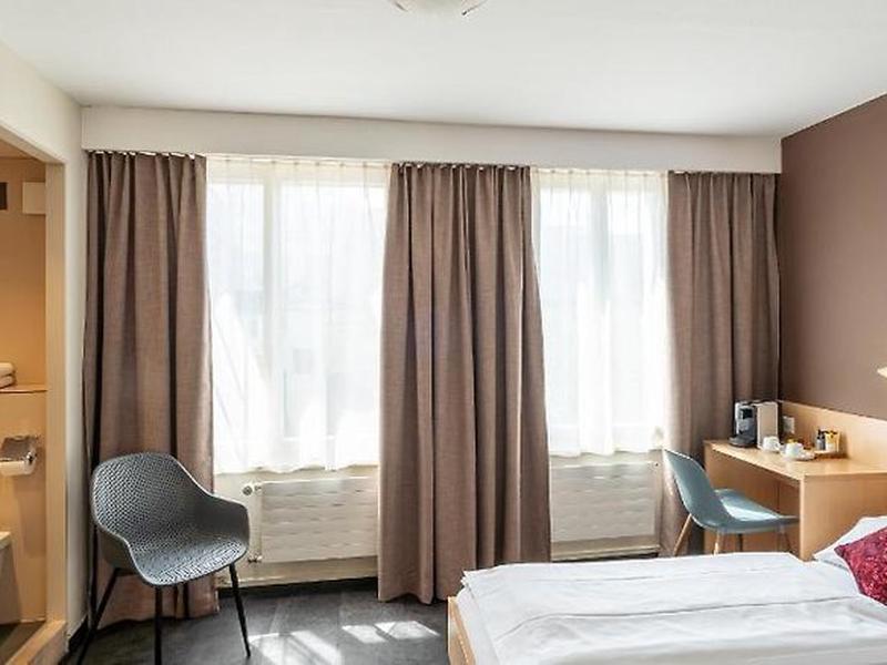 6022EB345E43B2A5047C5257D684599A