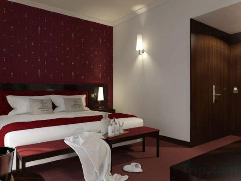 602AA6A1317F4F4774917F4EFD135303