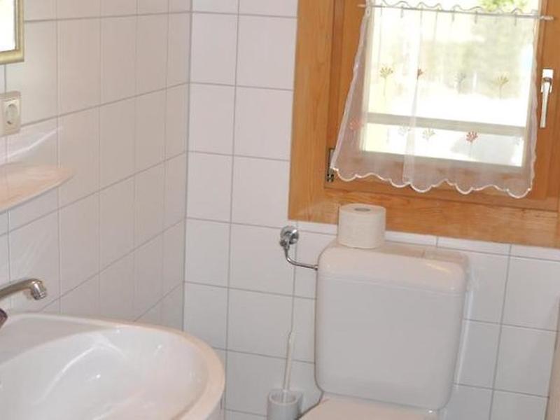 E9972B7EBFFB10C14A1E59529B84BDF2