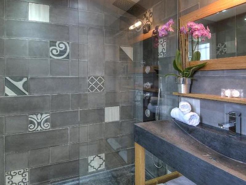 BCA33A07F0212A92B77F9104E1E06719