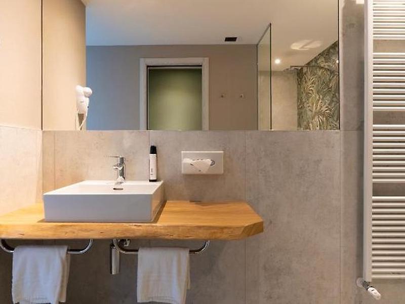 0B8C2368C39B5B9853899DCE58C09EAD