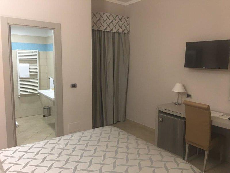 2287FF33D0C75B1766E8C56B4E1B930C