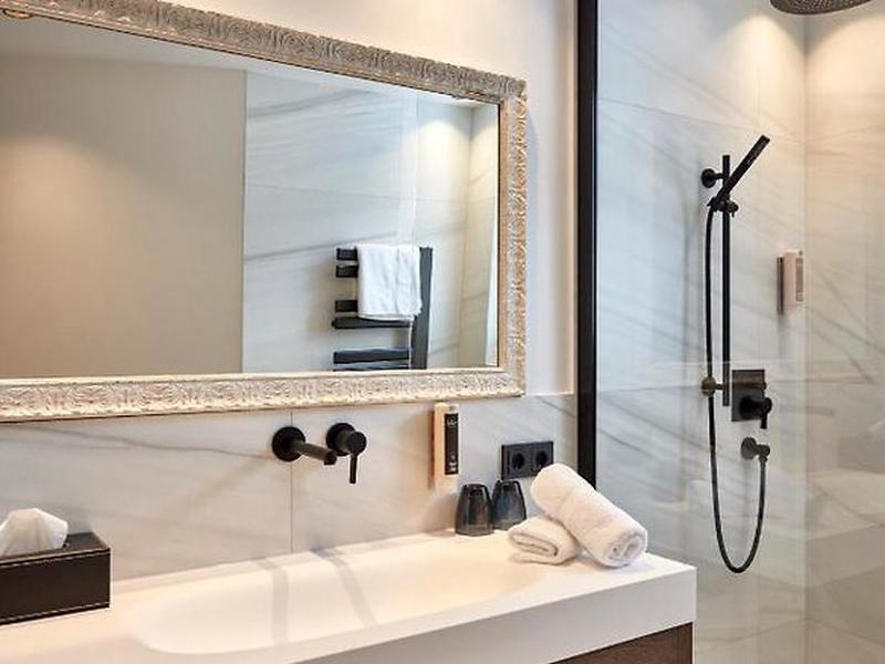 AE07213B47AB16518B116FE2A52DD63C