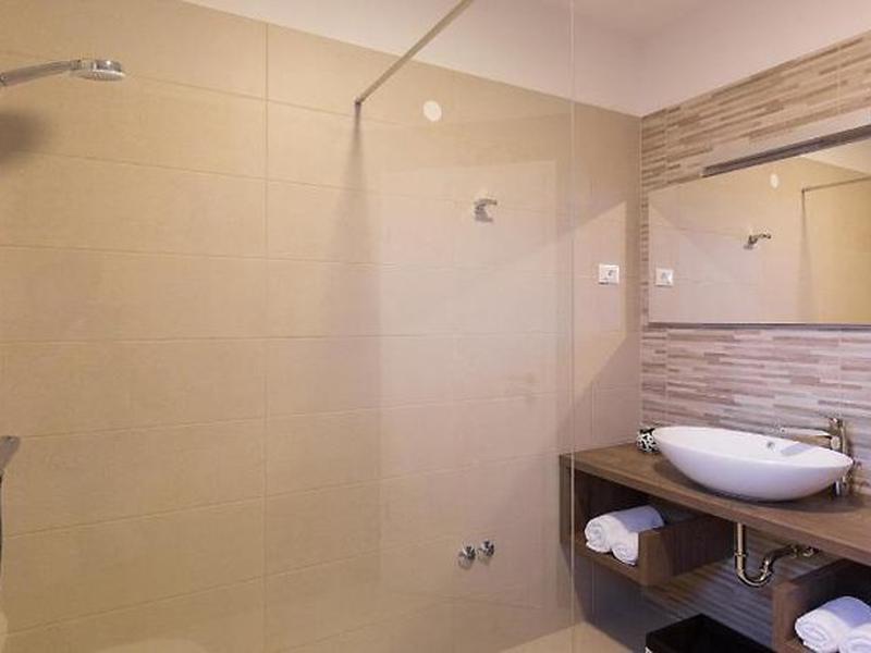 C0ABE413677B22D8681A7CC265A1F82E