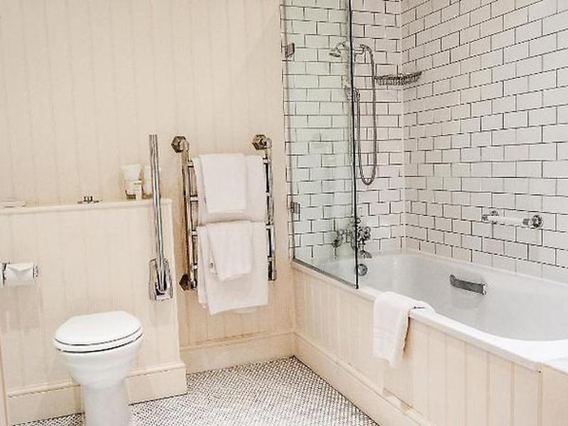 63B631C67FCC20C77228DD8CC3E2EFAF