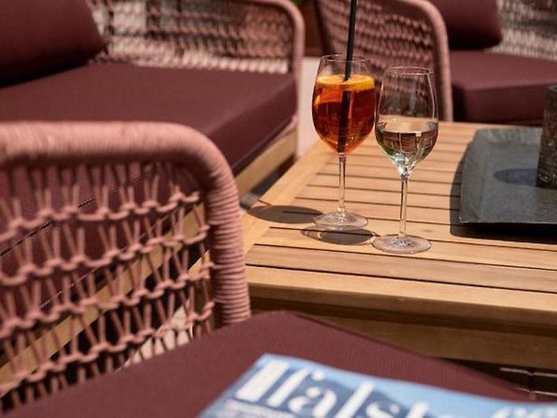 B838E24230F03127D3B258E096143052