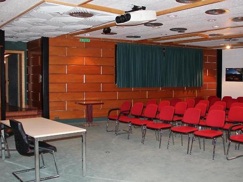 7F6A0285376925BF0BF1AF8B1BC20ABD