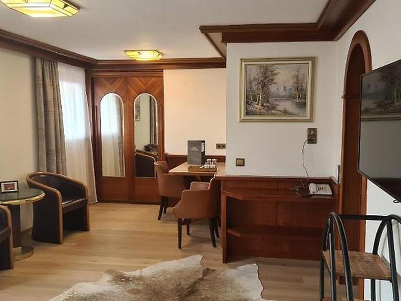 F143A4B94E543E417DE918431521FCDC