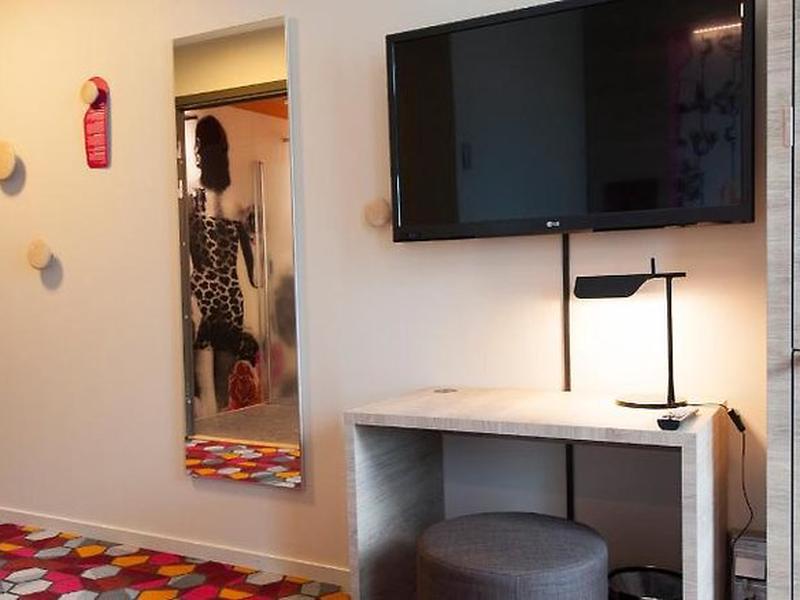 99547188F382E04D4FA98D044028FA8E