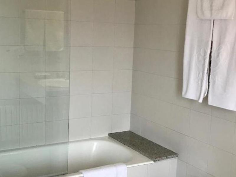 21C1B14E6EA19742CF2F501209F4BB33