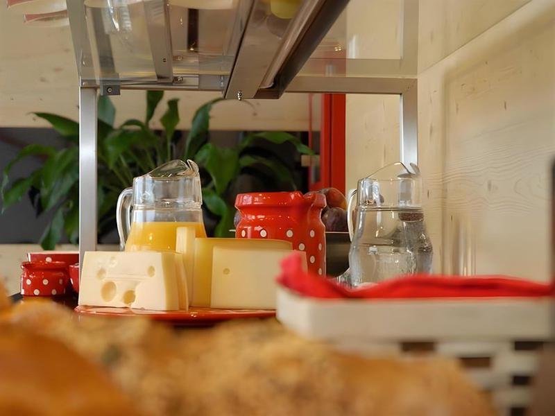 E8CF096170C8162D0F09BDDE9AF5926A