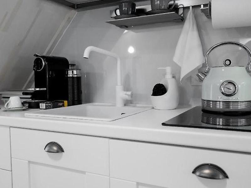 AE3B2FF589DFCFFAD3935B7F1532DEE1