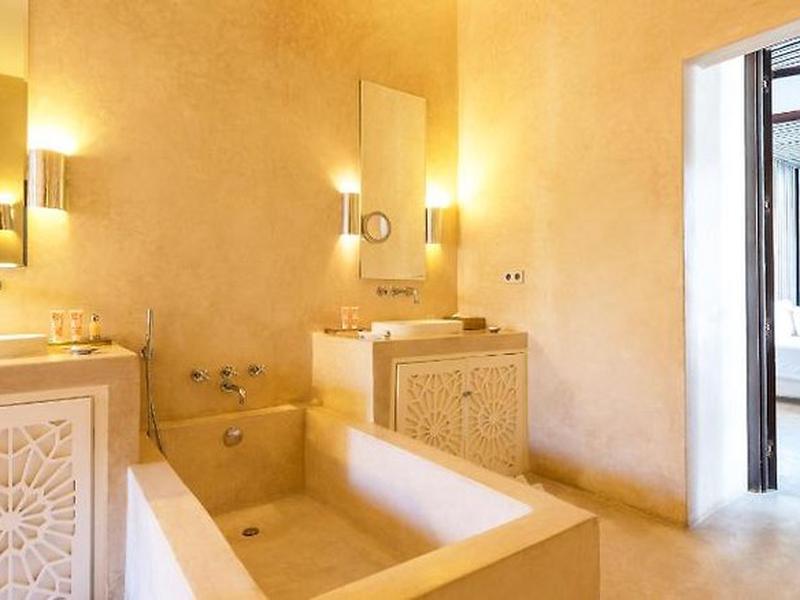 5079575C77E85E5450B3A36DCE2A26FC