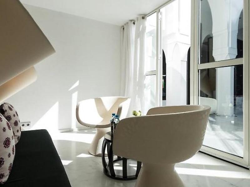 572B5E9F2366F6400A7888A42DEAAA40